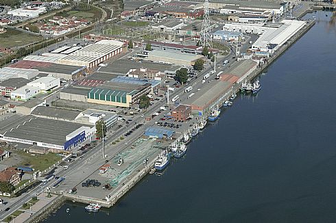 Muelles y complejo pesquero